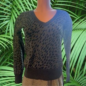 Grey DKNY Sparkly Y2K sMall Sweater🦍🐺